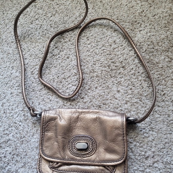 Cute vintage Fossil crossbody. - Picture 2 of 4